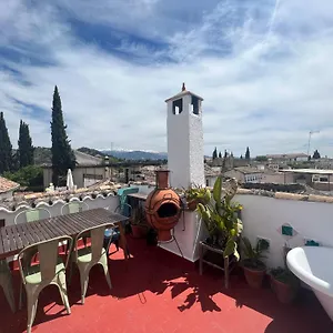  Hébergement de vacances Cosy House, Sunny Terrace, Amazing Views & Outdoor Bathtub!